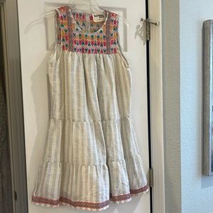 Short sleeveless lined linen dress